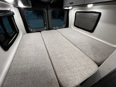2025 Thor Motor Coach Dazzle photo 28
