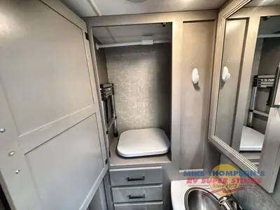 2022 Thor Motor Coach Quantum Sprinter photo 36