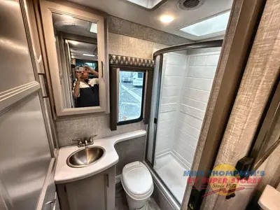 2022 Thor Motor Coach Quantum Sprinter photo 35