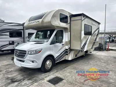 2022 Thor Motor Coach Quantum Sprinter photo 2