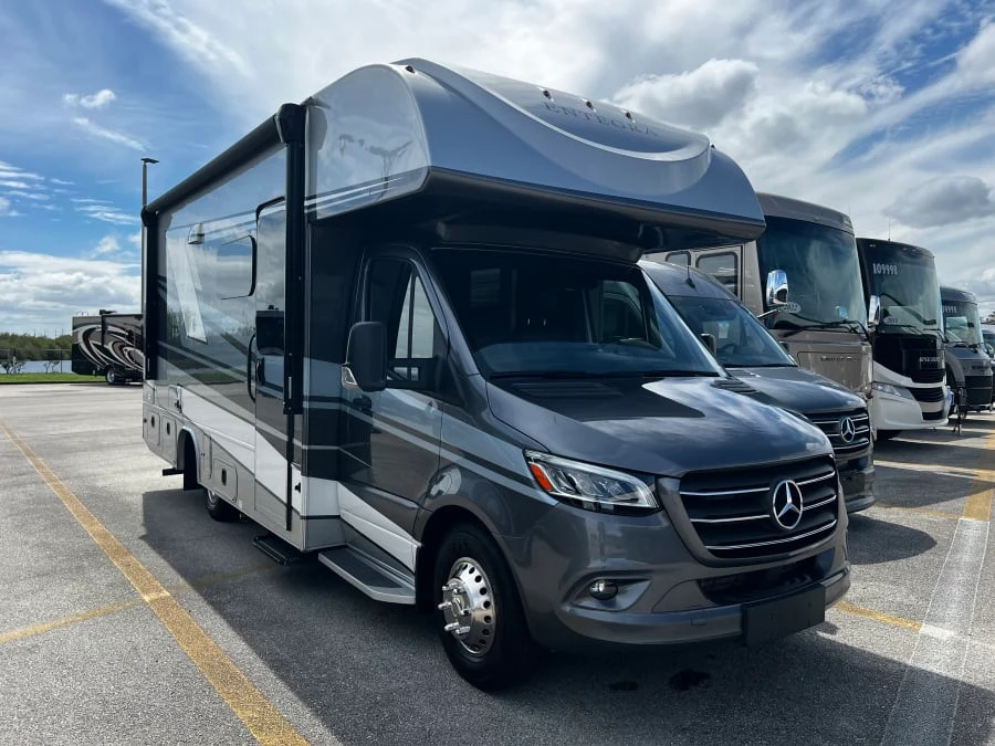 2025 Entegra Coach Qwest SE exterior