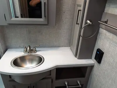 2022 Thor Motor Coach Windsport photo 16