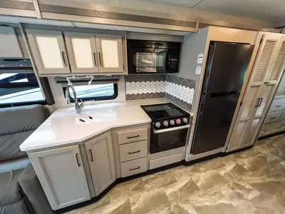 2022 Thor Motor Coach Windsport photo 13