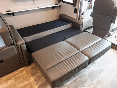 2022 Thor Motor Coach Windsport photo 9