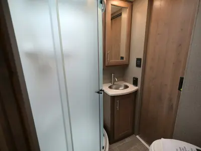 2021 Thor Motor Coach Omni photo 25