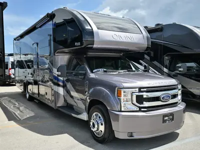 2021 Thor Motor Coach Omni exterior