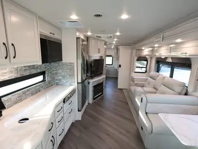 2025 Fleetwood Bounder photo 5