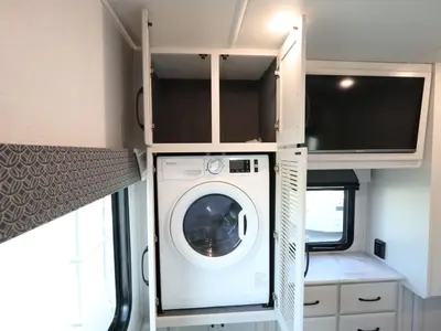 2025 Fleetwood Bounder photo 26