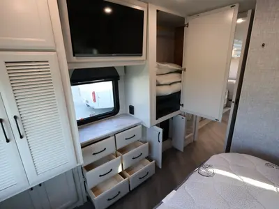 2025 Fleetwood Bounder photo 25