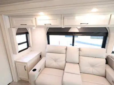 2025 Fleetwood Bounder photo 20