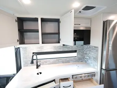 2025 Fleetwood Bounder photo 11