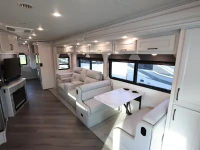 2025 Fleetwood Bounder photo 17
