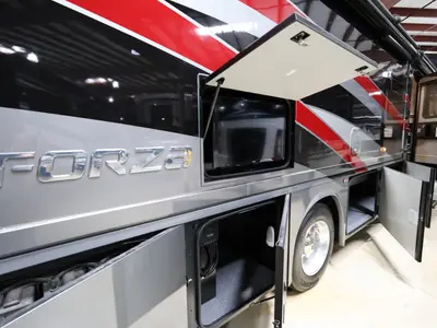 2023 Winnebago Forza photo 24