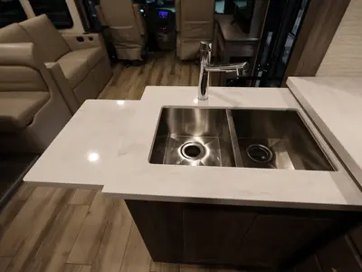 2023 Winnebago Forza photo 8