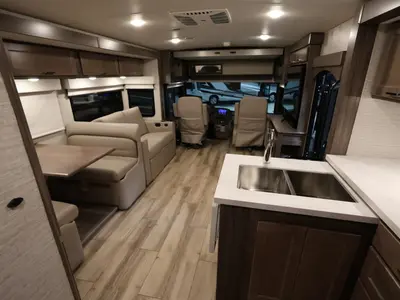 2023 Winnebago Forza photo 3