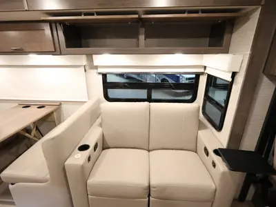 2023 Winnebago Forza photo 15