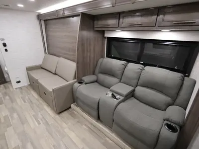 2025 Jayco Qwest photo 14