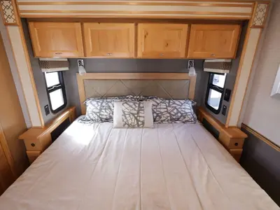 2021 Tiffin Motorhomes Allegro RED photo 24
