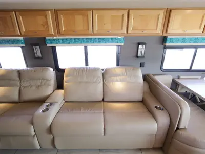 2021 Tiffin Motorhomes Allegro RED photo 19