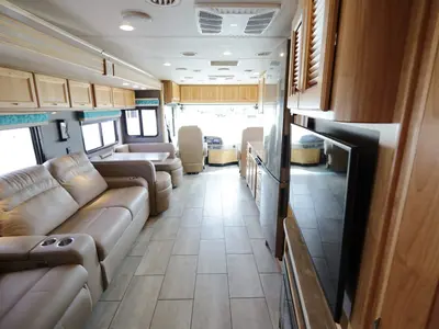 2021 Tiffin Motorhomes Allegro RED photo 3