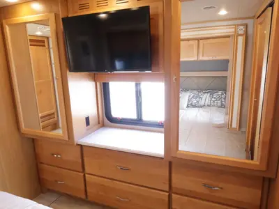 2021 Tiffin Motorhomes Allegro RED photo 26