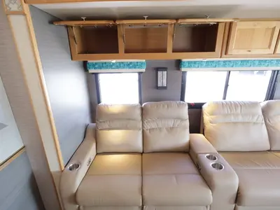 2021 Tiffin Motorhomes Allegro RED photo 22