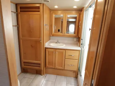 2021 Tiffin Motorhomes Allegro RED photo 28
