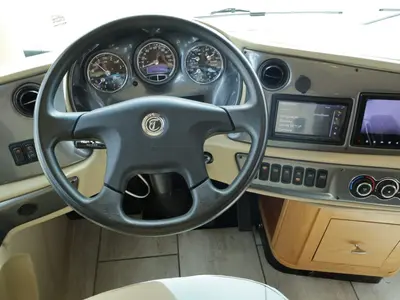 2021 Tiffin Motorhomes Allegro RED photo 2