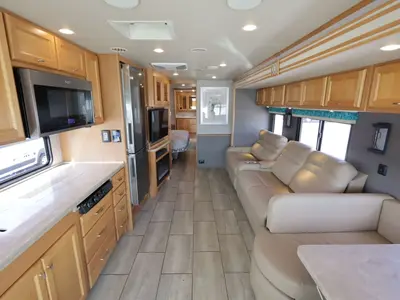 2021 Tiffin Motorhomes Allegro RED photo 5
