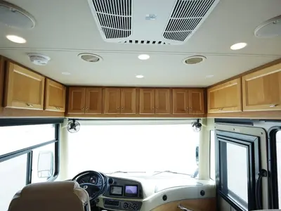 2021 Tiffin Motorhomes Allegro RED photo 4