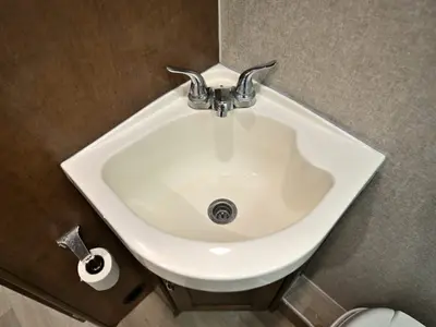 2020 Winnebago Vita photo 23