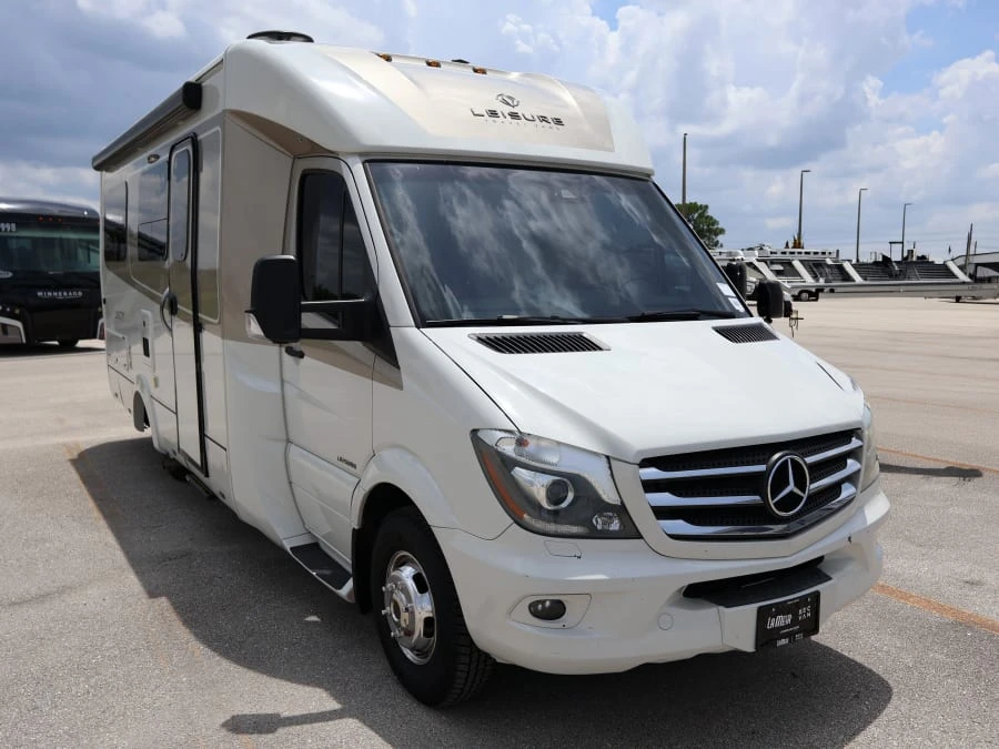 2018 Leisure Travel Unity exterior
