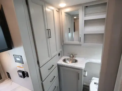 2023 Thor Motor Coach Geneva photo 21