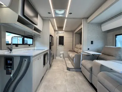 2025 Tiffin Motorhomes Wayfarer photo 5