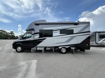 2025 Tiffin Motorhomes Wayfarer photo 26
