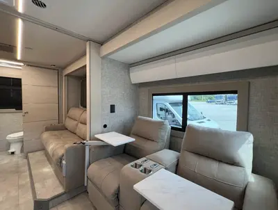 2025 Tiffin Motorhomes Wayfarer photo 12