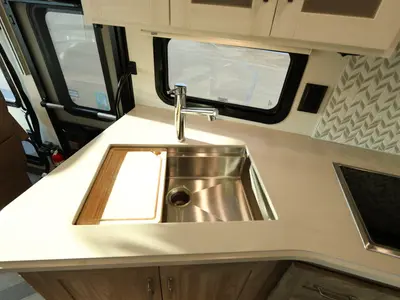 2023 Winnebago Adventurer photo 7