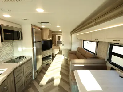 2023 Winnebago Adventurer photo 5