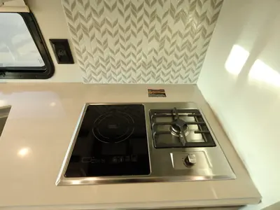 2023 Winnebago Adventurer photo 8