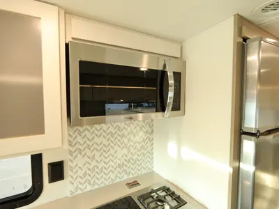 2023 Winnebago Adventurer photo 9