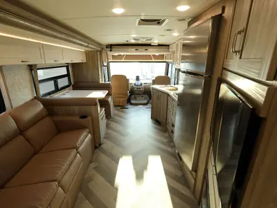 2023 Winnebago Adventurer photo 3