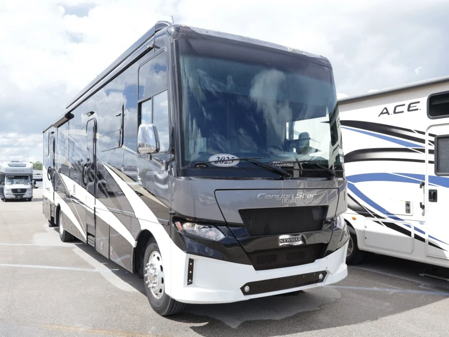 2025 Newmar Canyon Star exterior
