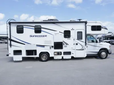 2018 Forest River Sunseeker photo 25