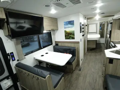 2025 Winnebago Vista photo 17