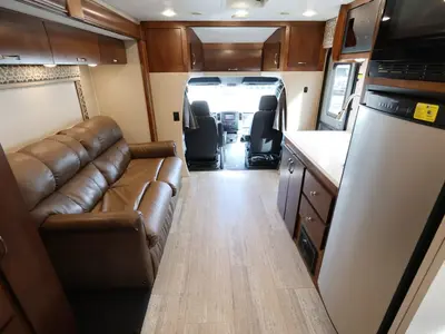 2018 Renegade Villagio photo 3