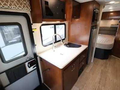 2018 Renegade Villagio photo 6