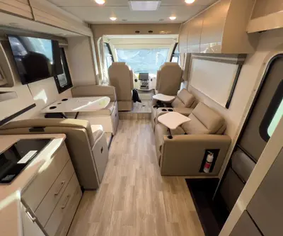 2026 Thor Motor Coach Axis photo 4