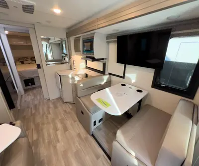 2026 Thor Motor Coach Axis photo 7