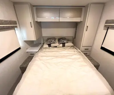 2026 Thor Motor Coach Axis photo 17