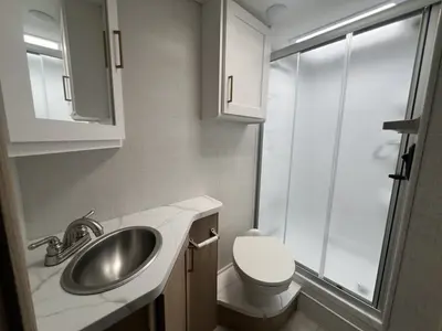 2027 Thor Motor Coach Chateau photo 18